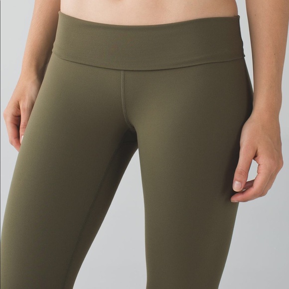 lululemon athletica Pants - Lululemon Wunder Under high rise workout capris